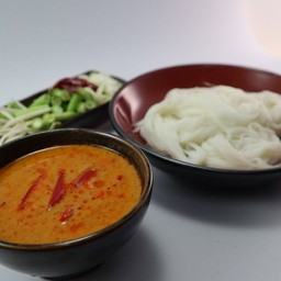 เซตขนมจีนน้ำกะทิปลาโบราณ