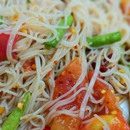 ตำขนมจีน