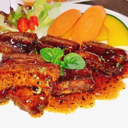 สลัดหมูสามชั้น