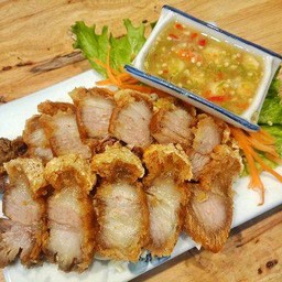 หมูกรอบซีฟู้ด