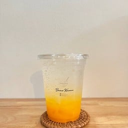 เสาวรส โซดา