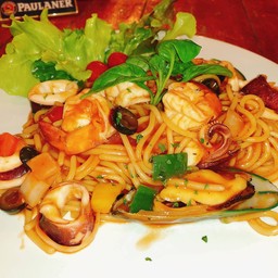 สปาเก็ตตี้ซอสมะเขือเทศ ซีฟู้ด