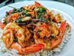 ข้าวกระเพรากุ้งสด