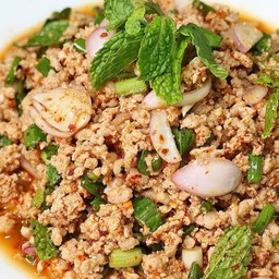 ลาบหมูสับเป็นกับข้าว