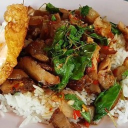 ข้าวกระเพราหมูกรอบ