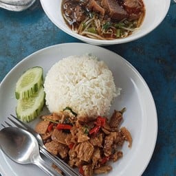 ก๋วยเตี๋ยวร้านหอมเนื้อฮาลาล