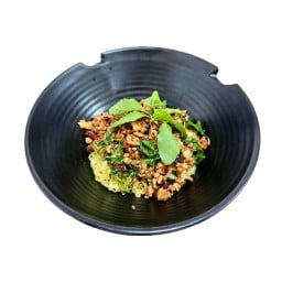 บะหมี่กะเพราไก่สับ