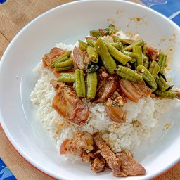 ข้าวราดผัดพริงแกง