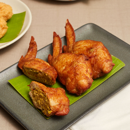 ปีกไก่ยัดไส้อั่ว