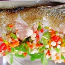 ปลากระพงนึ่งมะนาว