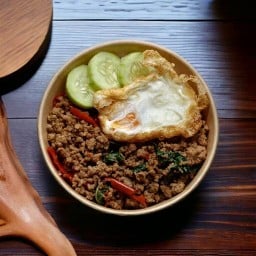 หมีหิวกลางคืน By: ชาบูเสียบไม้ ขนมปังปิ้ง ของทอดทานเล่นและอื่นๆ