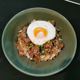ข้าวหน้าเนื้อเกาหลี+ซุป