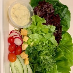 Salut! Salad สาทร