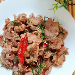 หมูชิ้นผัดกะปิ