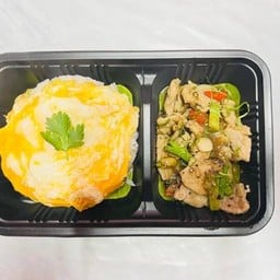 ข้าวหมูผัดพริกไทยดำ