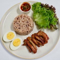 เซ็ตข้าวหมูแดดเดียวอบลมร้อนคลีน เสิร์ฟคู่แจ่วมะขามคลีน
