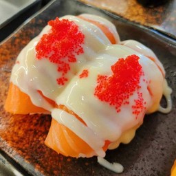 แซลมอนสดน้ำสลัด