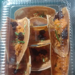 โบราณ...เค็มล้วน.ใบมะกูด.ลุกเกด..8 ชิ้น