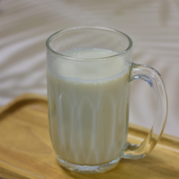 H00 น้ำเต้าหู้นมสด (ပဲနို့ နို့စိမ်)