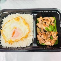 ข้าวหมูทอดกระเทียมพริกไทย