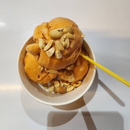 ไอติมชาไทย 3 ลูก พร้อมเครื่อง