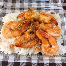 กุ้งกระเทียมราดข้าว