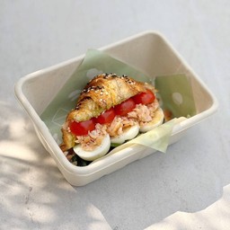 Salmon & Spinach Sandwich (248.8 Kcal)