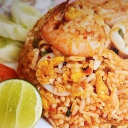 ข้าวผัดน้ำพริกเผาทะเล
