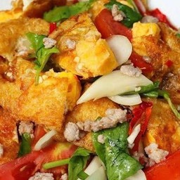 ยำไข่ดาว