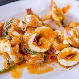 หมึกผัดพริกเผาไข่เค็ม