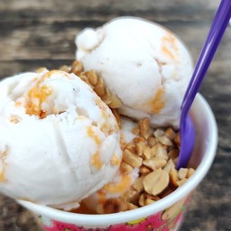 ไอศกรีมกะทิไข่แข็ง 3 ลูก พร้อมเครื่อง