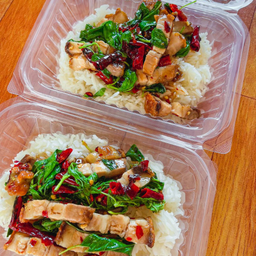 ข้าวกะเพราหมูกรอบ