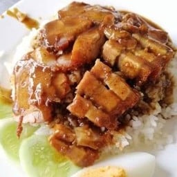 ข้าวหมูกรอบ ธรรดา