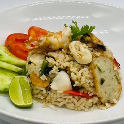 ข้าวผัดโป๊ะแตก