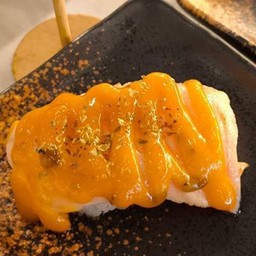 แซลมอนเบิร์นซอสเทาซันไอซ์แลน