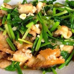 ปลากะพงผัดขึ้นฉ่าย