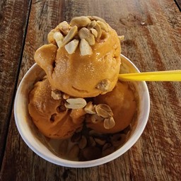 ไอติมชาไทย + ถั่วตัด