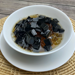 เฉาก๊วยน้ำเชื่อม (Grass Jelly  သကြားရေ)