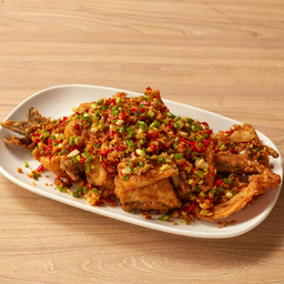 ปลากะพงผัดพริกเกลือ