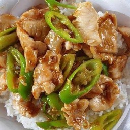ผัดพริกหยวกไก่ราดข้าว
