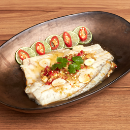 เนื้อปลากะพงนึ่งมะนาว