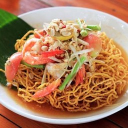 ตำไทยกุ้งสุกหมี่กรอบ