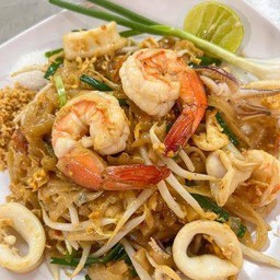 ผัดไทยทะเล