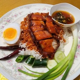 ข้าวหมูกรอบ