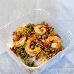 ข้าวราดกะเพรากุ้งหมูสับ