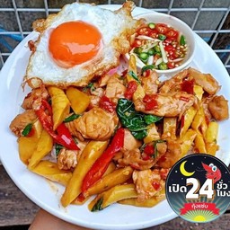 เนื้อชิ้น ผัดกระเพรา ราดข้าว