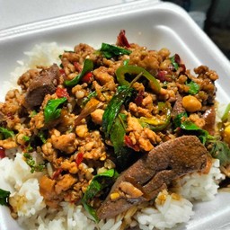 กะเพราหมูสับ+ตับ