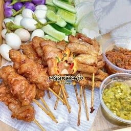 ครัวหมีคลั่ง หมูทอด กระเพราไฟลุก