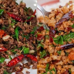 กระเพราหมูสับพริกแห้ง+กระเพราเนื้อสับพริกแห้ง