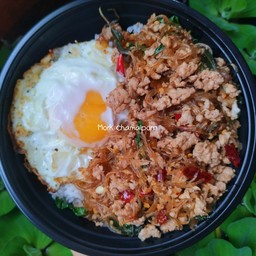 ข้าวกะเพราหมูวุ้นเส้น